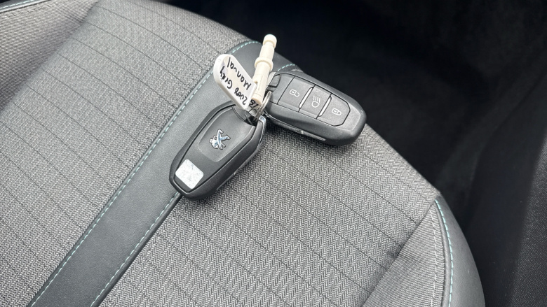 Peugeot 2008 1.2 PureTech Allure Premium+ 5dr Petrol Estate
